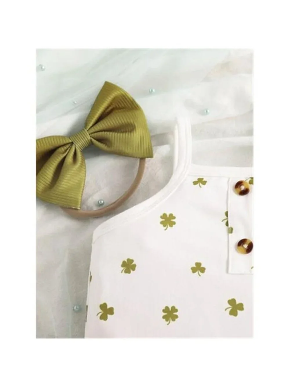 A Classy Chic Boutique *features buttoned